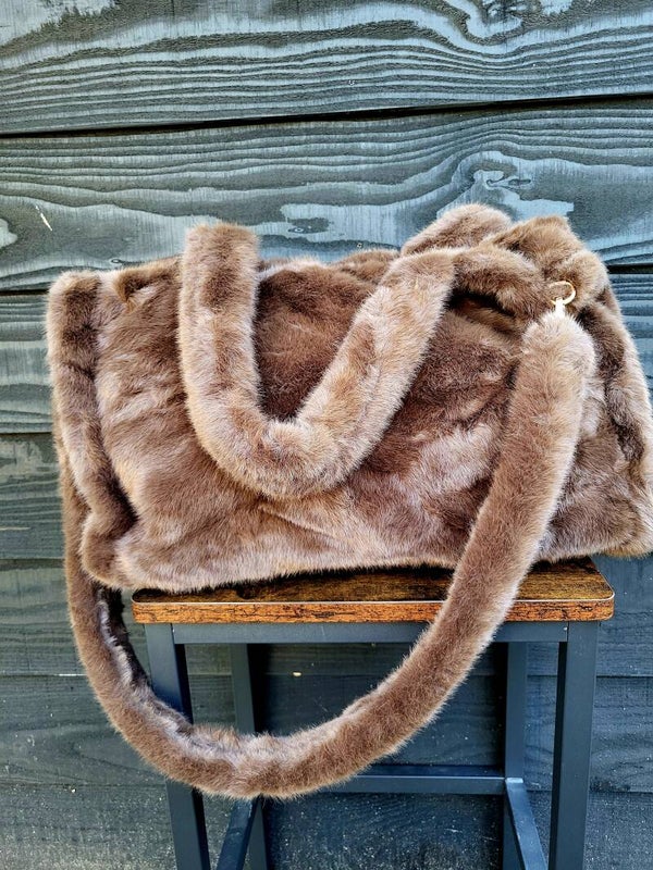 grote-fluffy-crossbody-schoudertas-dames-fur-bontlook-pu-leer-super-zacht-trendy-eye-catcher-35x50x16-cm bruin
