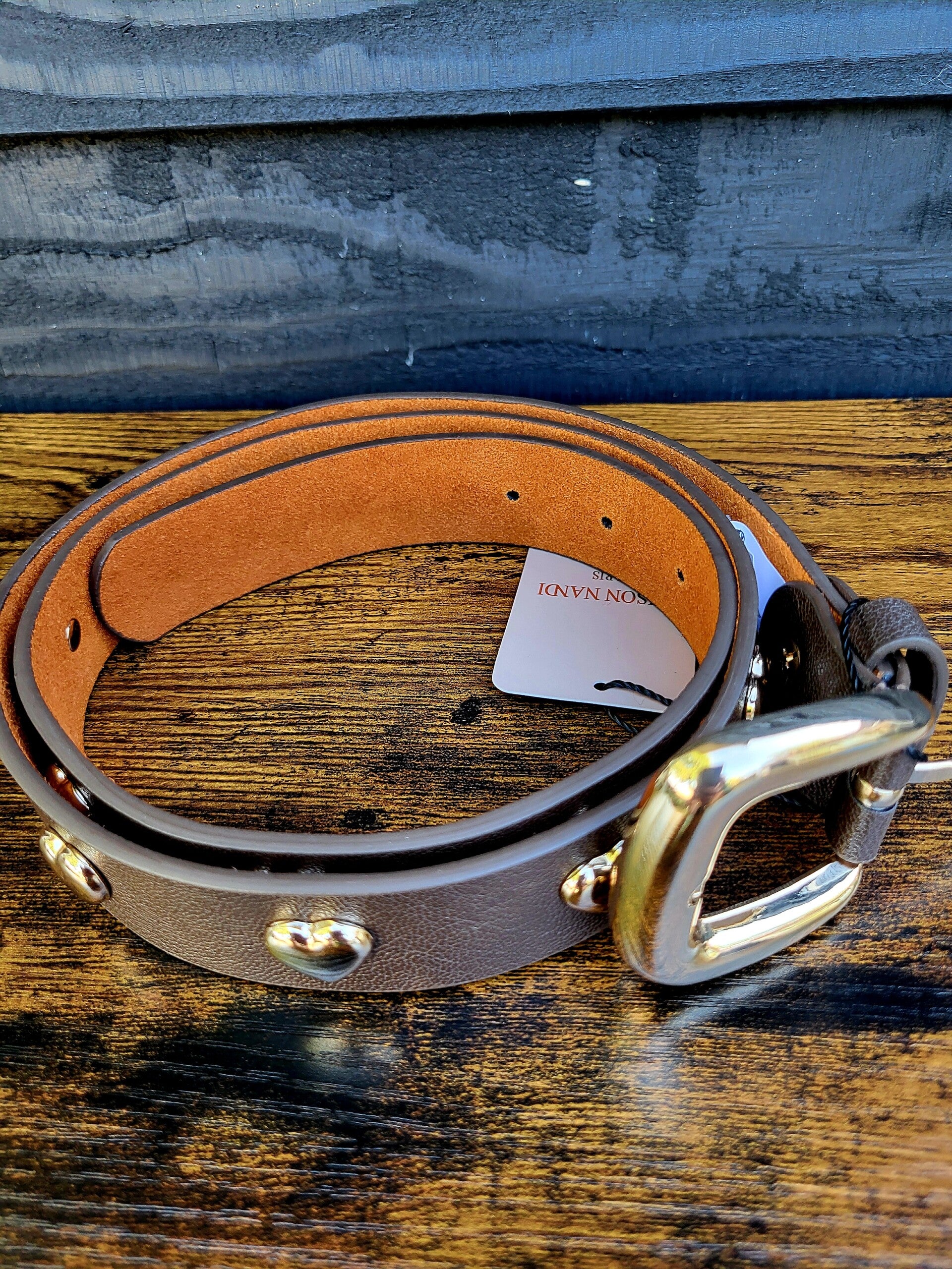 Bruin Nep Leer Riem met Gouden Gesp en Hartjes – 90 cm – Stijlvol & Speels