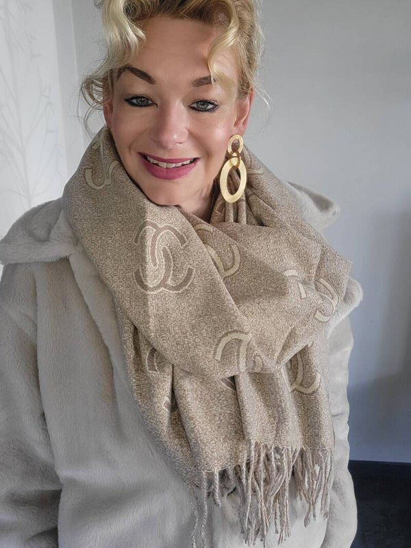 Elegante Sjaal met C-patroontje en Franjes – Kasjmier & Wolmix taupe