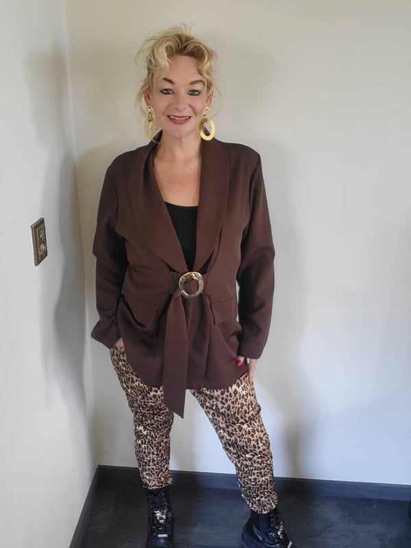 Elegante Blazer met Unieke Gespsluiting – Stijlvol & Comfortabel tot Maat 44 bruin