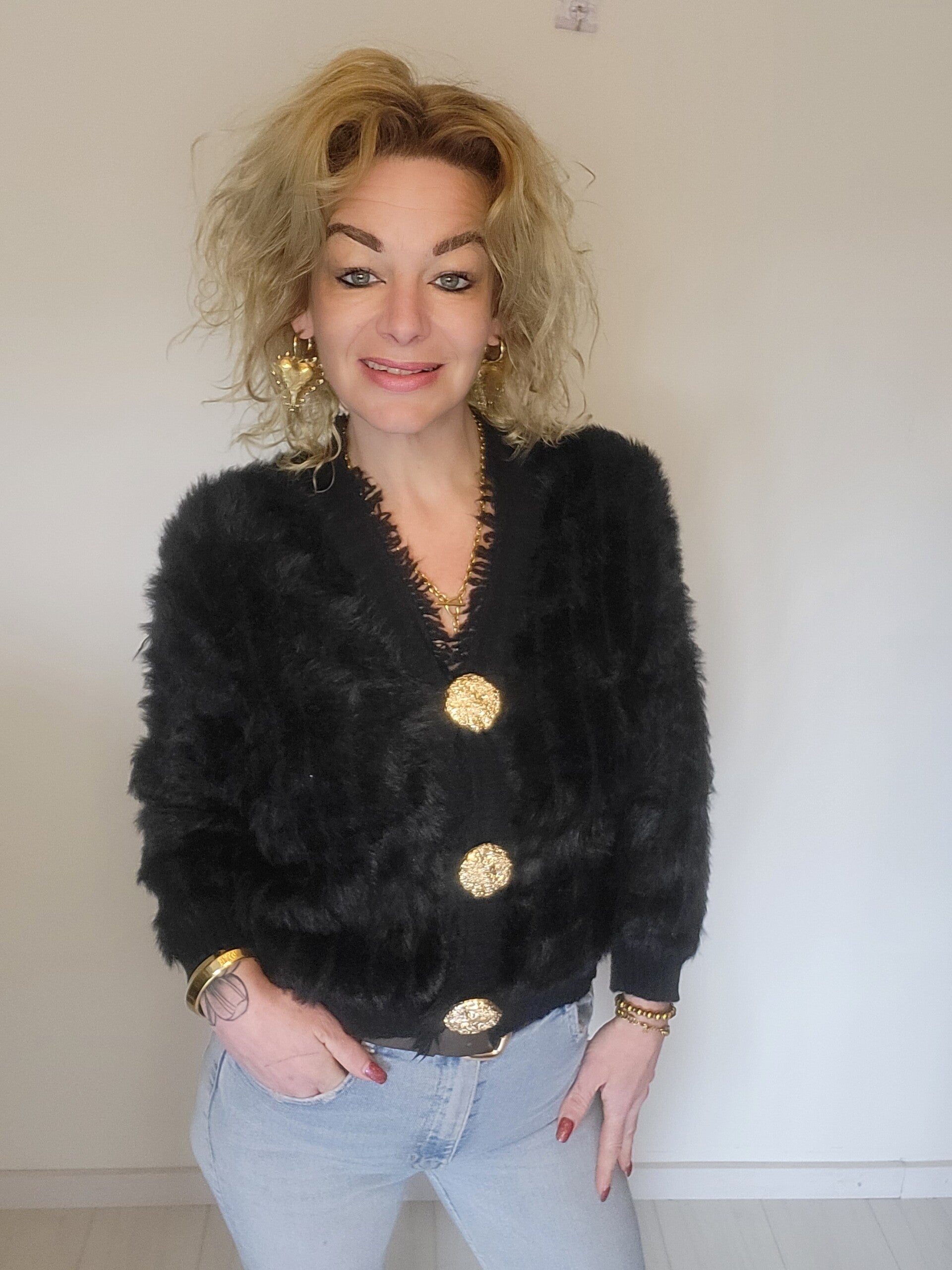 Fluffy vest zwart gouden knopen