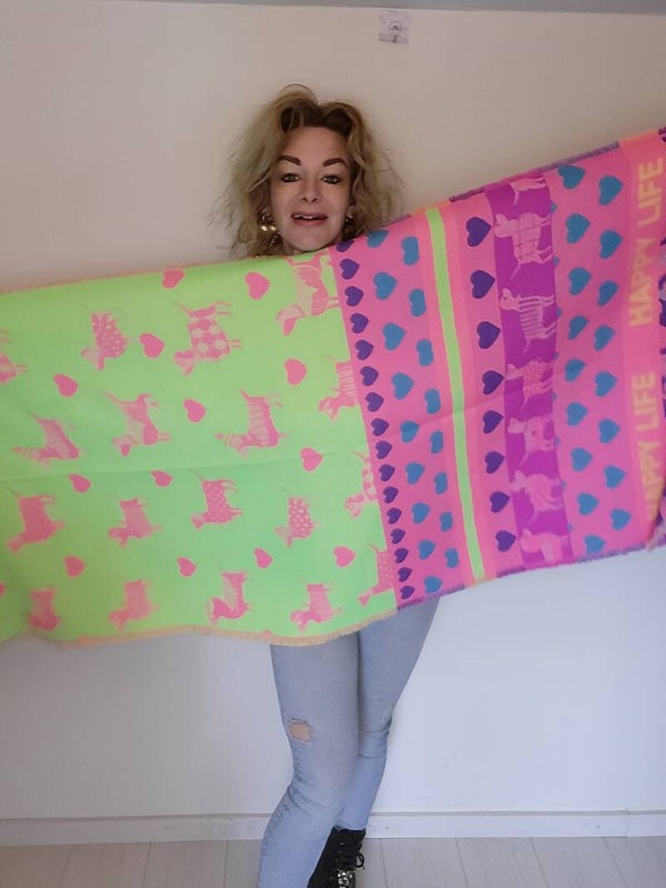 Sjaal tekkels gekleurd