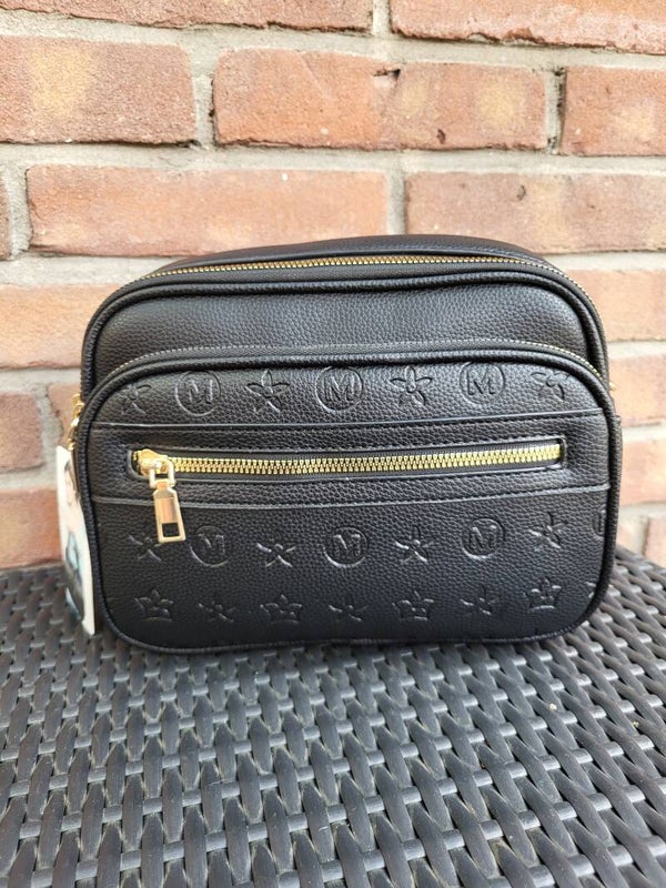 Inspired Bag – Zwarte Schoudertas met Gouden Details – 3 Ritsvakken – 24x18x10 cm