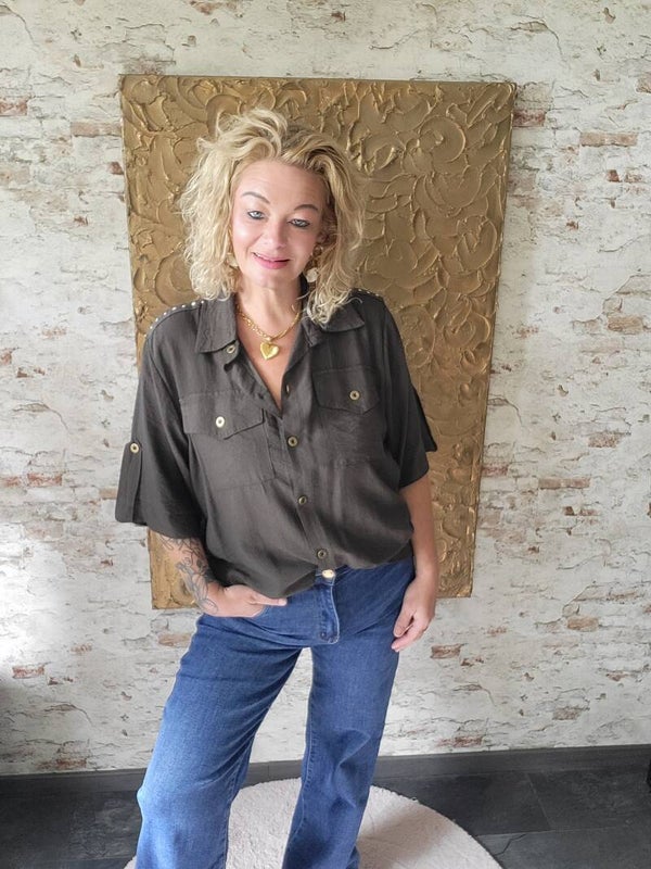 Blouse studs bruin