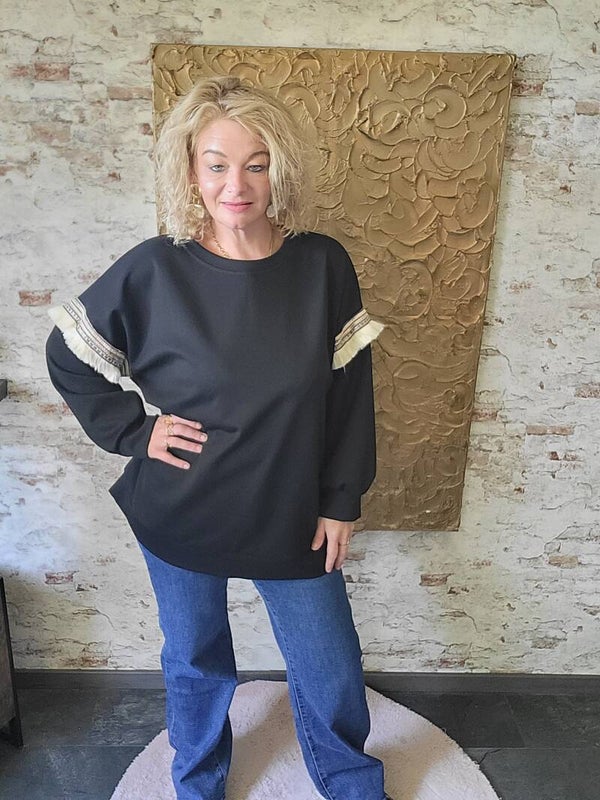 Sweater indiaan zwart