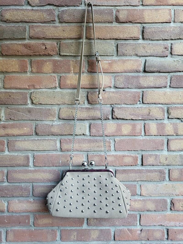 Kniptas taupe
