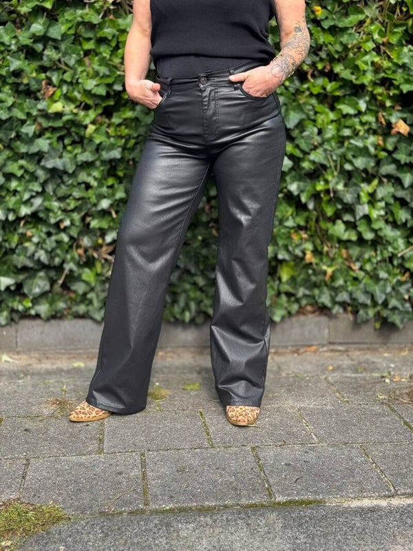 Leatherlook broek goodies