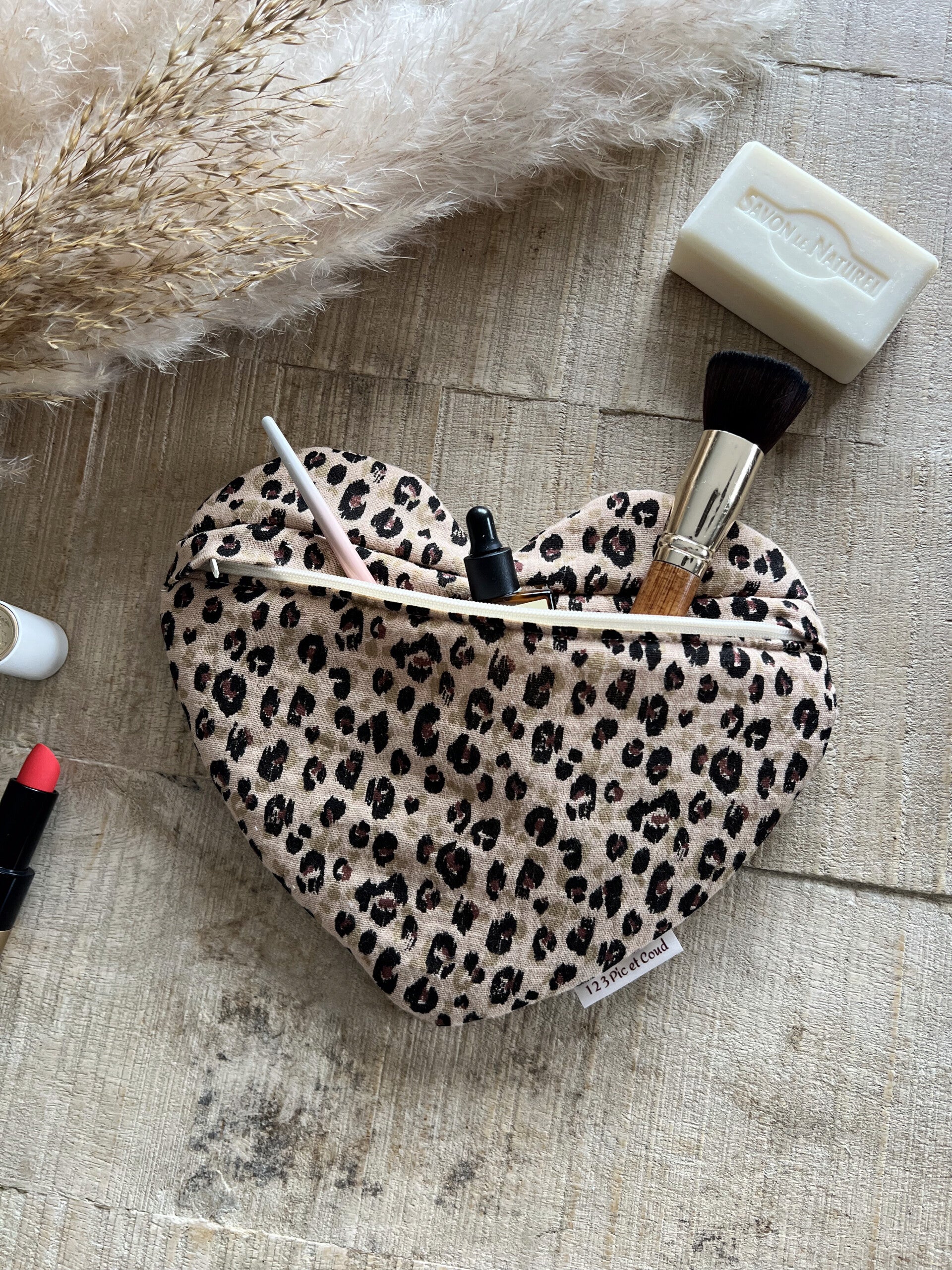 Pochette coeur léopard