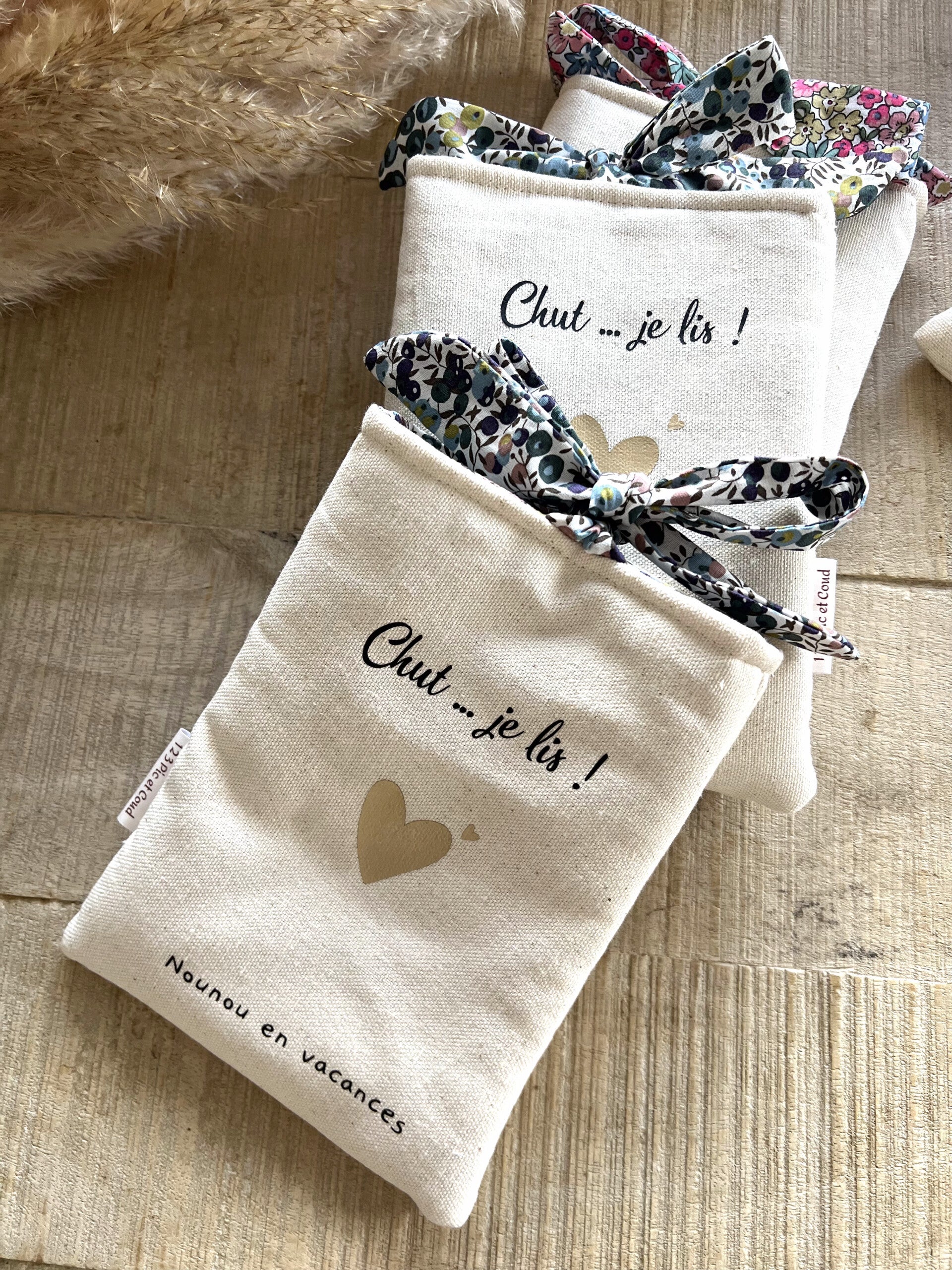 Pochette livre de poche "Nounou"