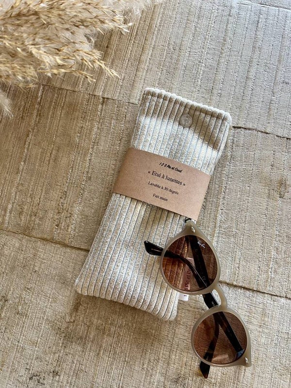 Etui à lunettes doré