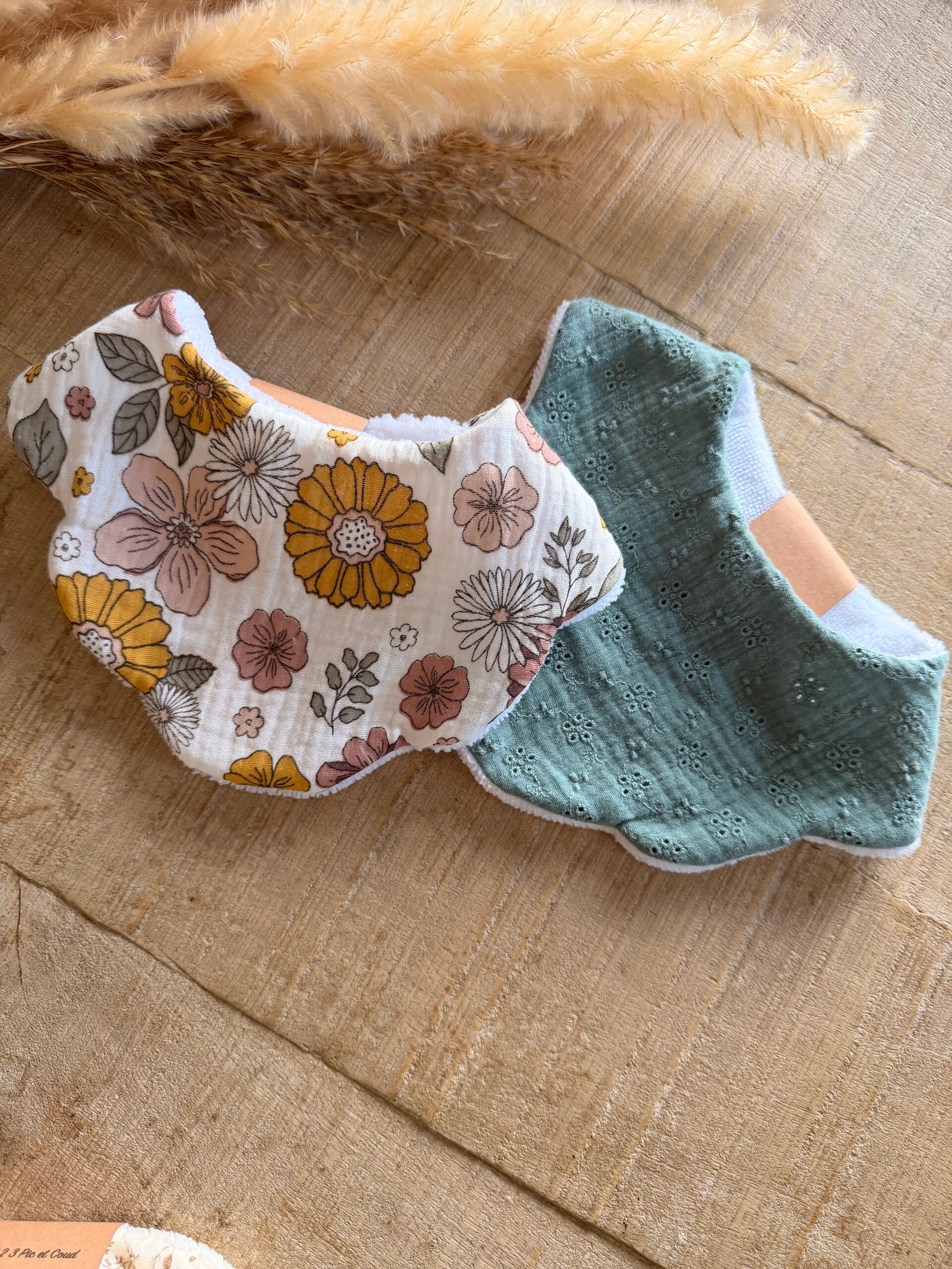 Bavoirs fleur