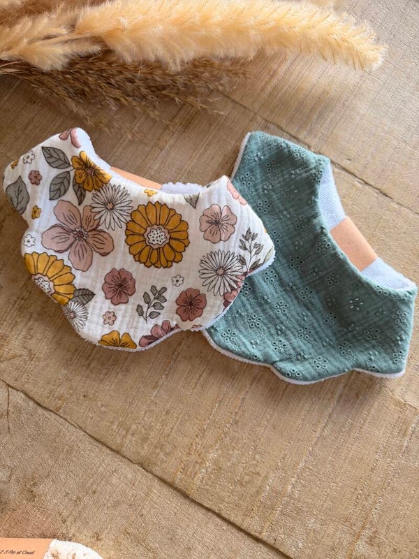 Bavoirs fleur