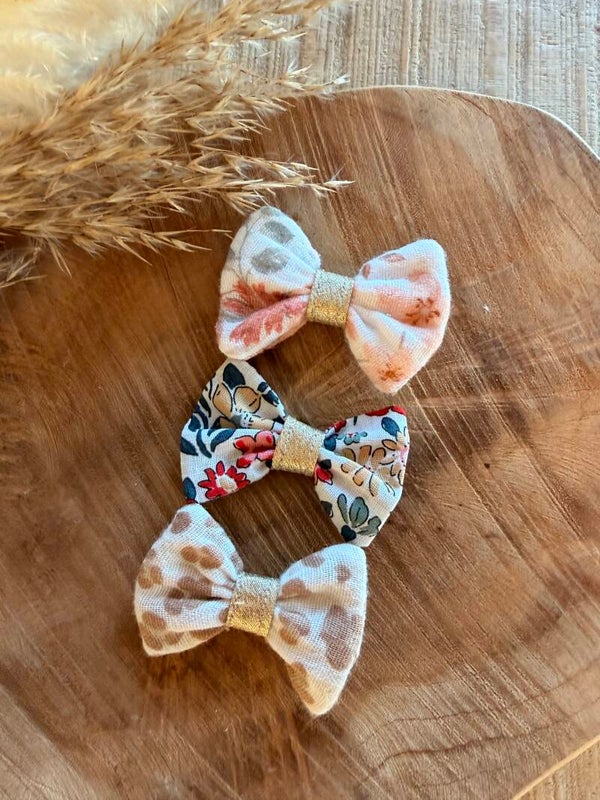 3 mini barrettes