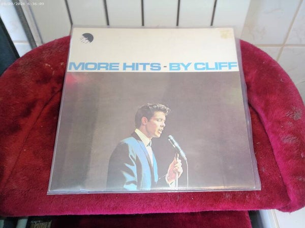 LP Cliff Richard - More hits by Cliff