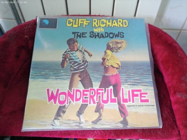 LP Cliff Richard with the Shadows - Wonderful Life