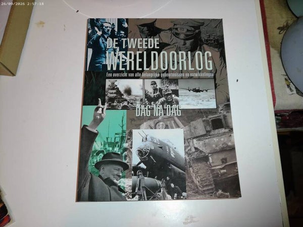 Boek de Tweede Wereldoorlog Dag na Dag