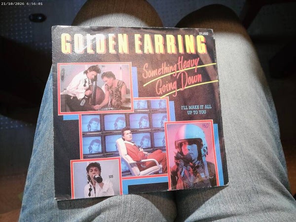 single Golden Earring - Something Heavy Going Down