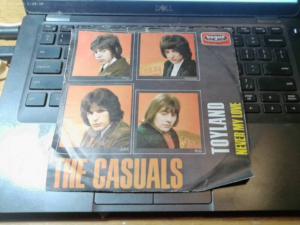 single The Casuals - Toyland / never my love