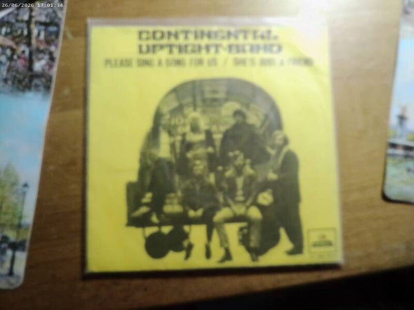 single Continental Uptight Band - Please sing a song for us