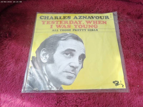Single Charles Aznavour - Yesterday when I was young