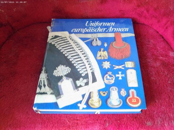 Boek Uniformen Europese Legers ( Duits )