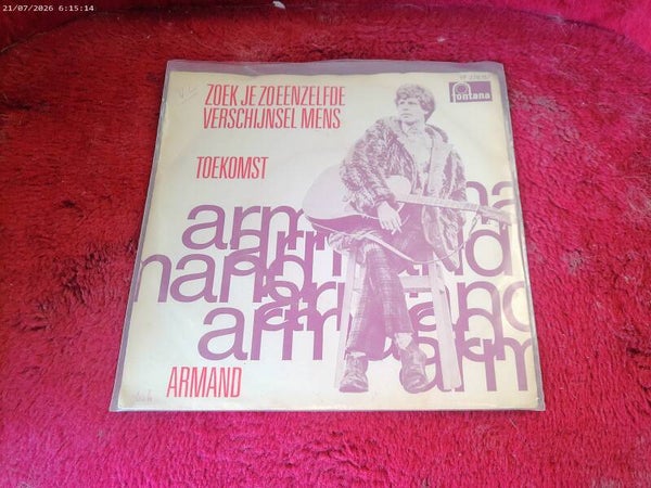 Single Armand - Zoek je zo eenzelfde verschijnsel mens / Toekomst