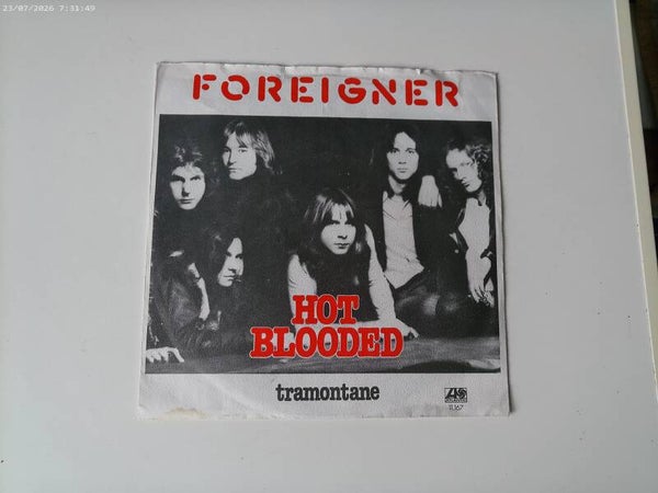 Single Foreigner - Hot Blooded / tramontane