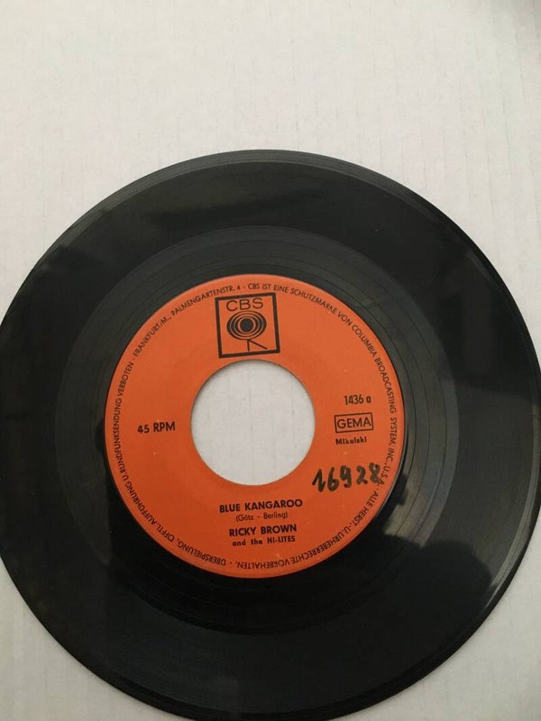 single-Ricky Brown - Blue Kangaroo