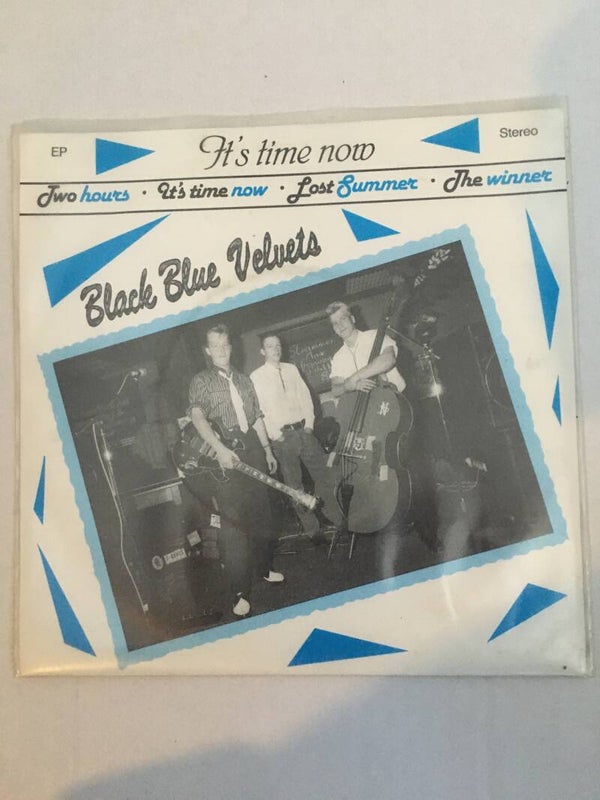 single-Black Blue Velvets - It's time now