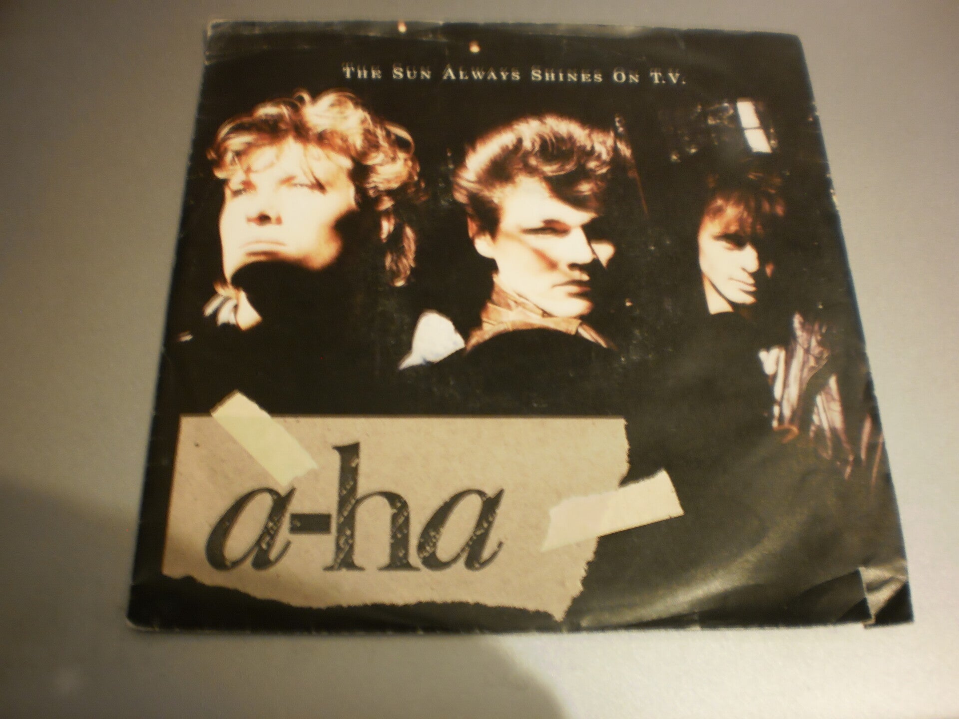 Single A-HA - The sun always shines on tv