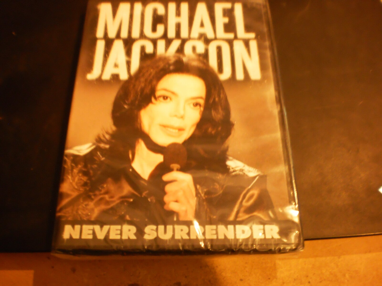 DVD Michael Jackson - Never Surrender   NIEUW