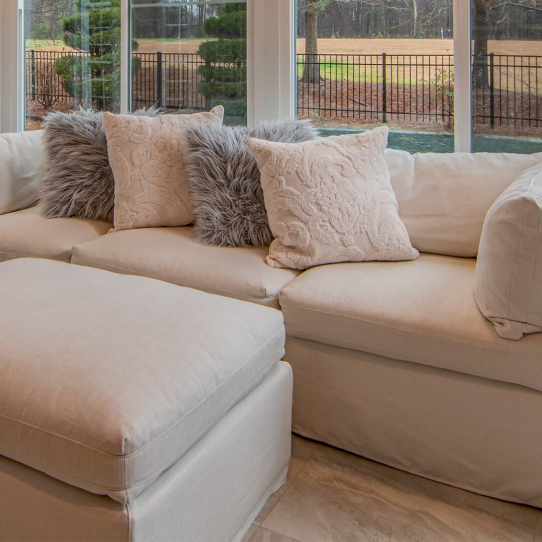 Pierzemy kanapy, narożniki i sofy, siedziska, podłokietniki, funkcję spania i zagłówki