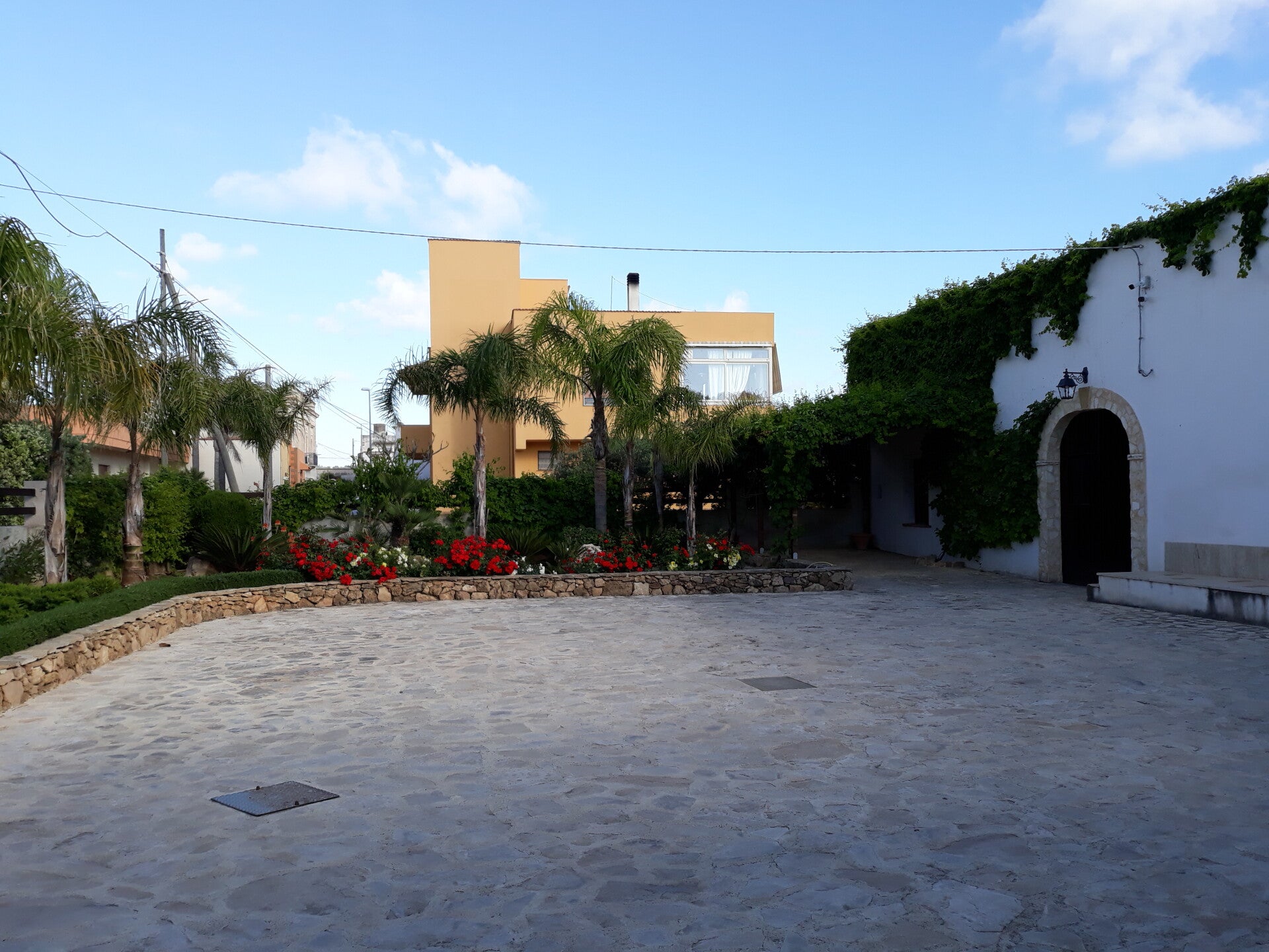 Casa vacanza con un ampio parcheggio privato vicino all'ingresso della casa