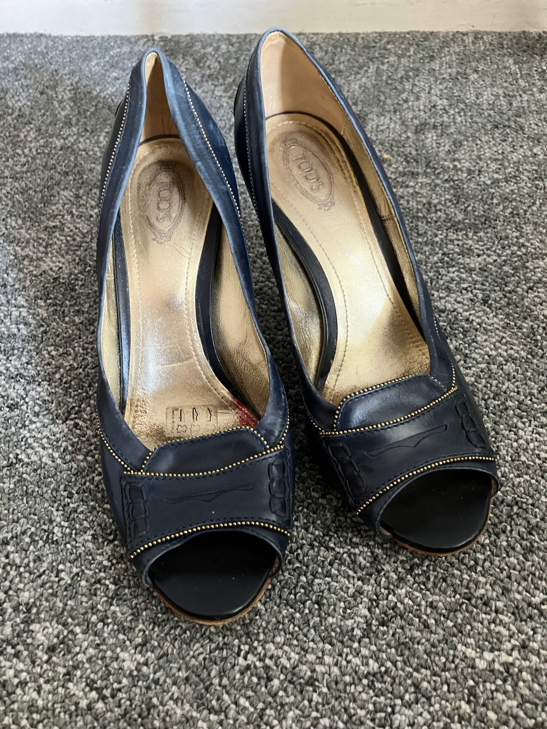 Tod’s vintage pumps
