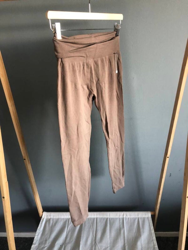 Creamy fabrics legging