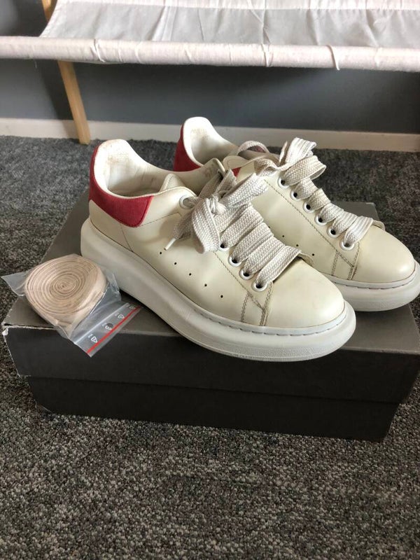 Stoere sneakers van Alexander Mcqueen - Mystery Closet