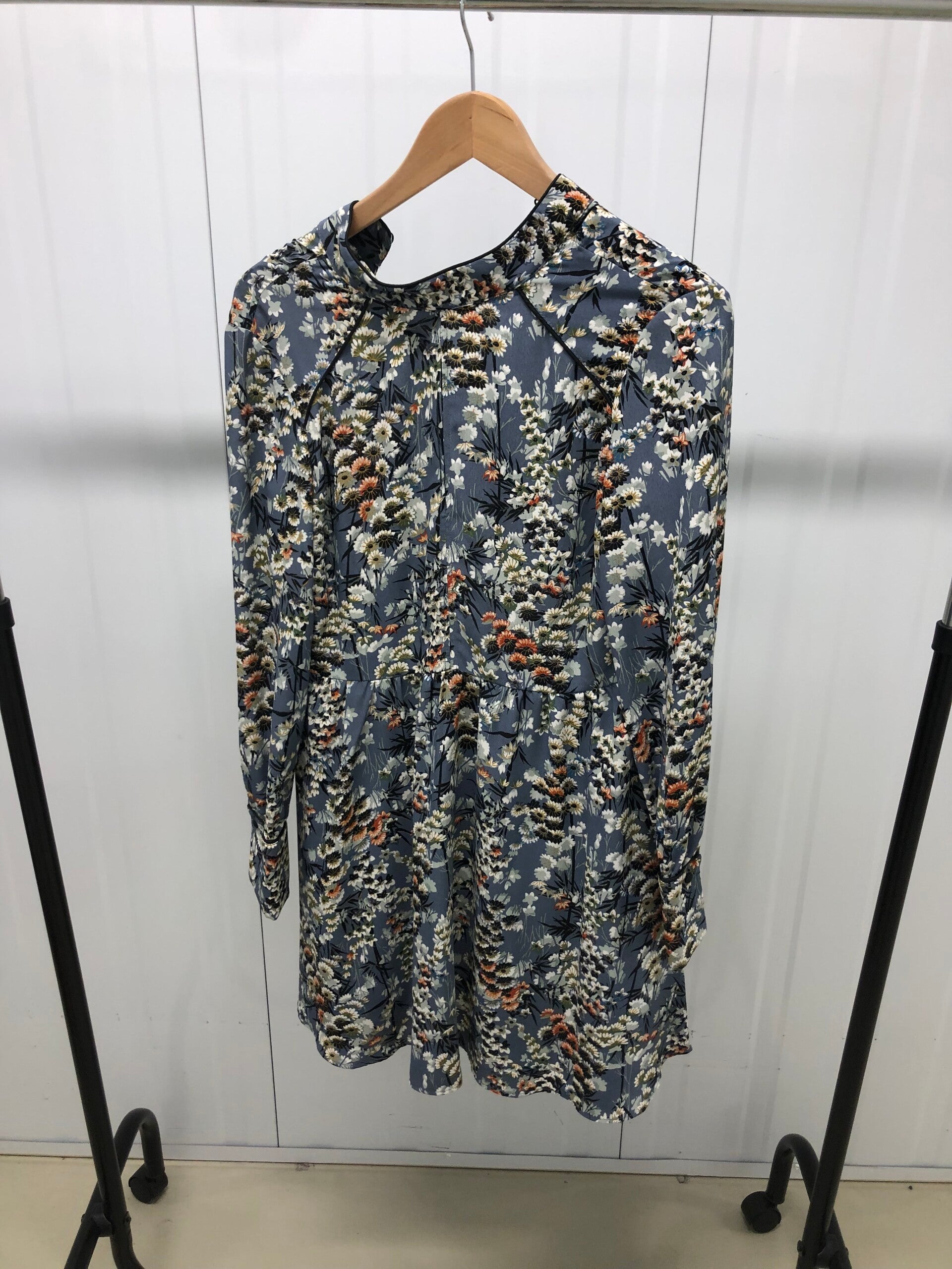 Zara Basic Bloemenprint Mini-Jurk - Fatima Moreira de Melo
