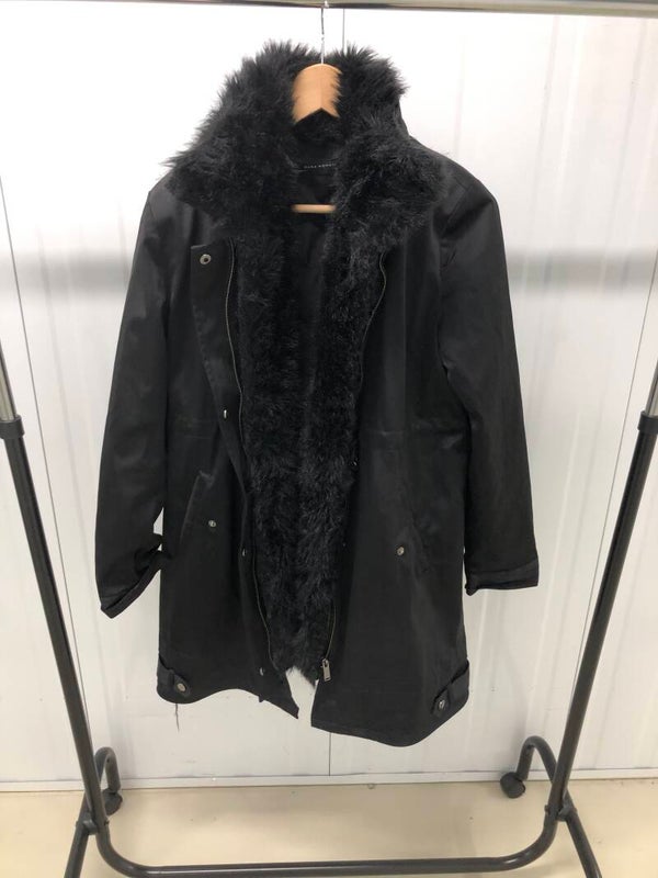 Zara Woman Gevoerde Winterjas met Bontkraag - Fatima Moreira de Melo