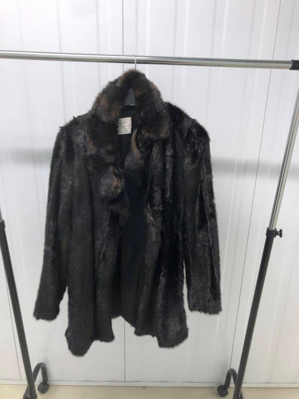 ZARA Woman Premium Faux-Fur Halflange Mantel - Nathalie & Nick