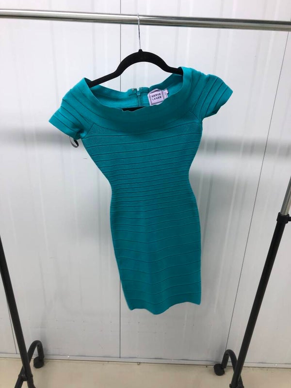 HERVE LEGER Off-Shoulder Bandagejurk - Nathalie & Nick