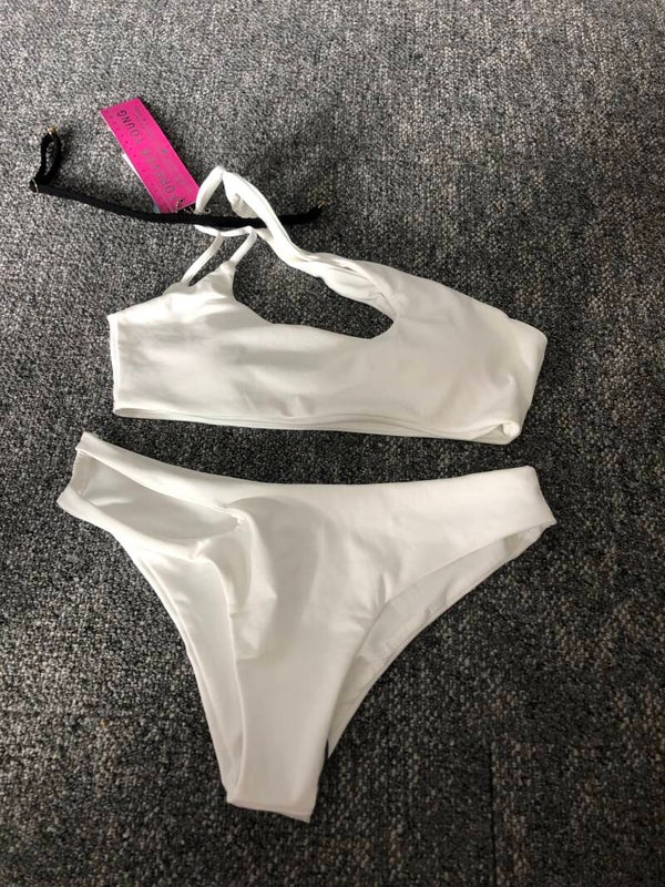Nieuw LA Sisters asymmetric bikini wit - Rose Bertram