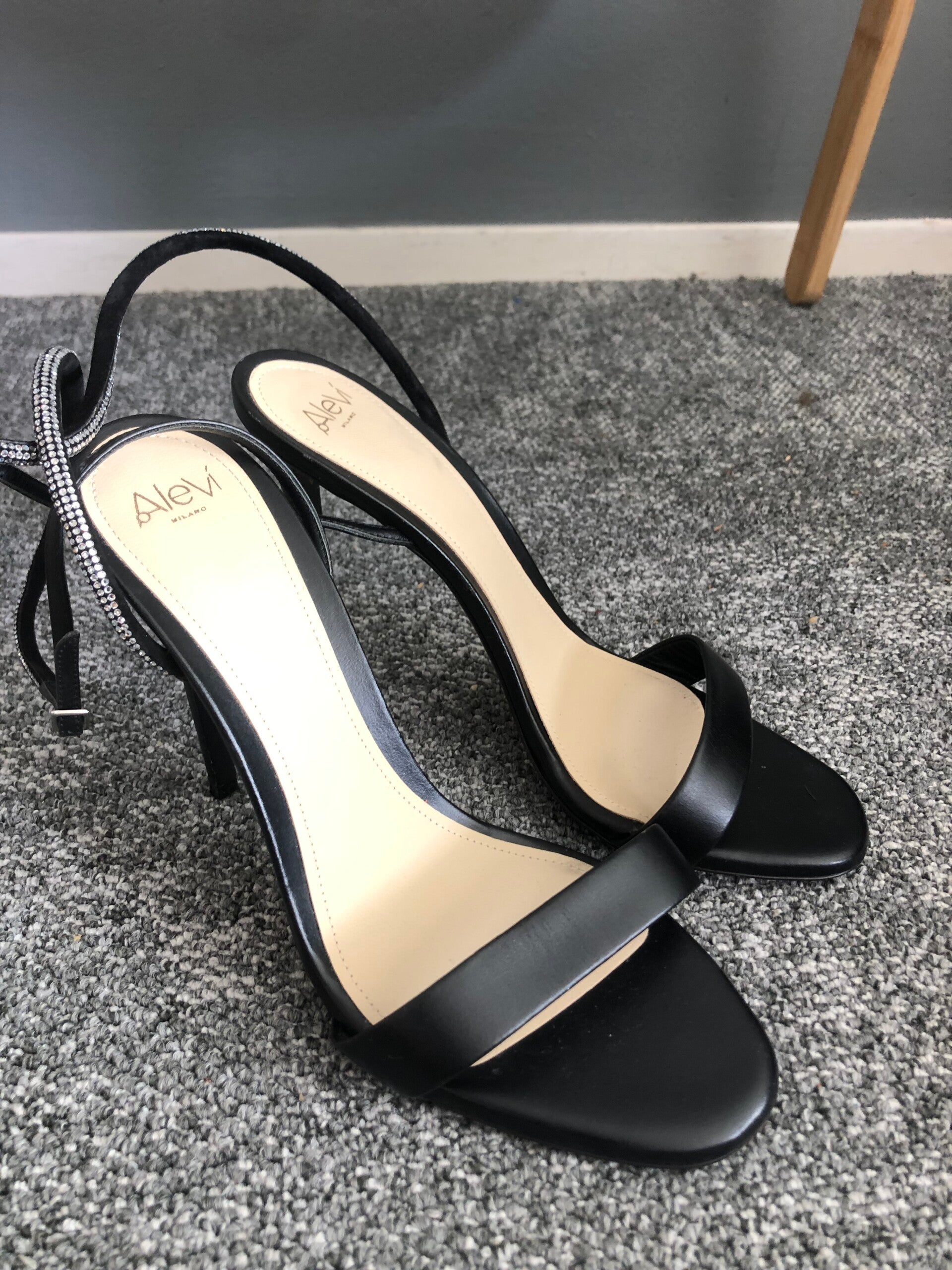 Aleví Milano strass sandalen zwart - Rose Bertram