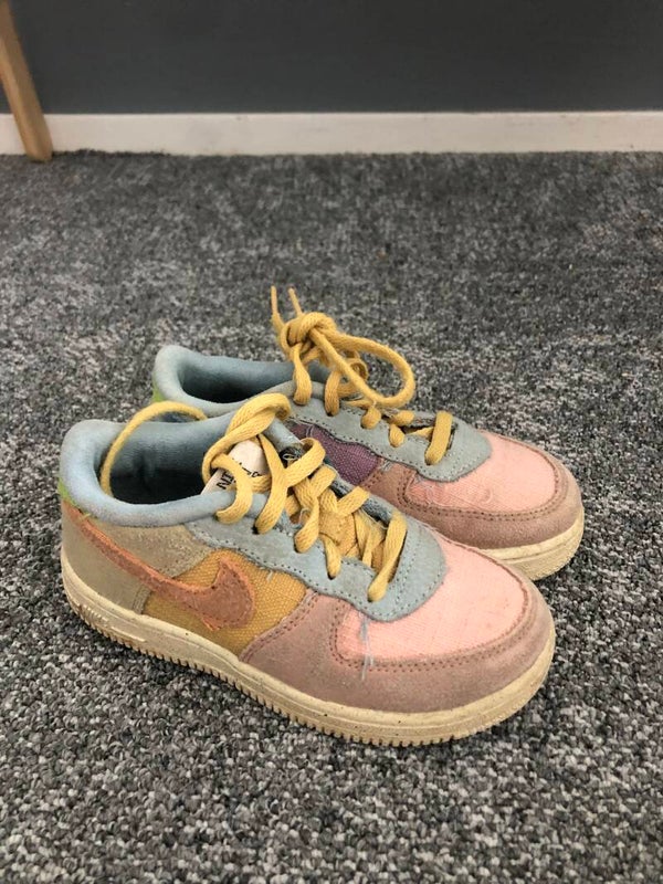 Nike Air Force 1 Low 'Sun Club' (Kids) - Rose Bertram