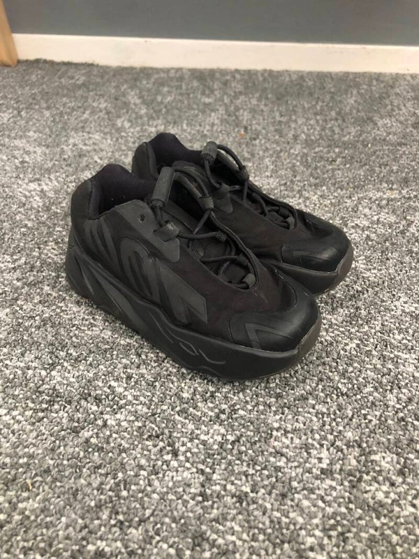 Adidas Yeezy 700 MNVN Alvah Kids - Rose Bertram