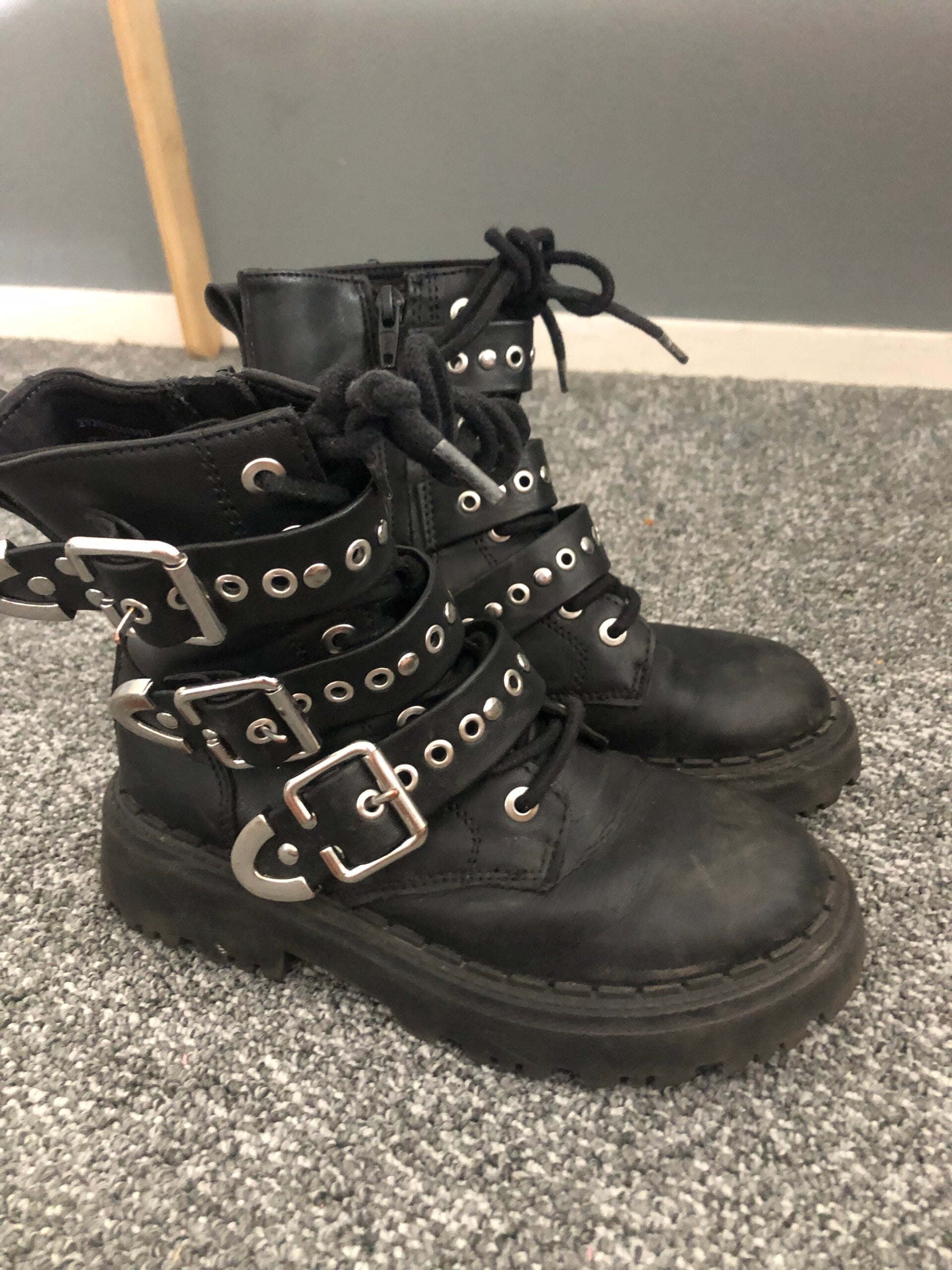 Zara biker boots met gespen - Rose Bertram