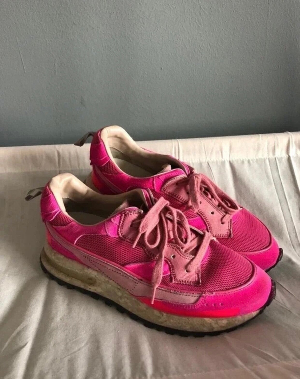 Hidnander Stripeless Suede Sneakers Fucsia - Roos Reedijk