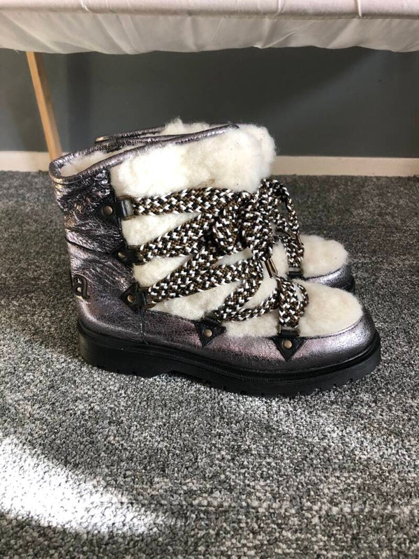 Boots van Cha - Channah