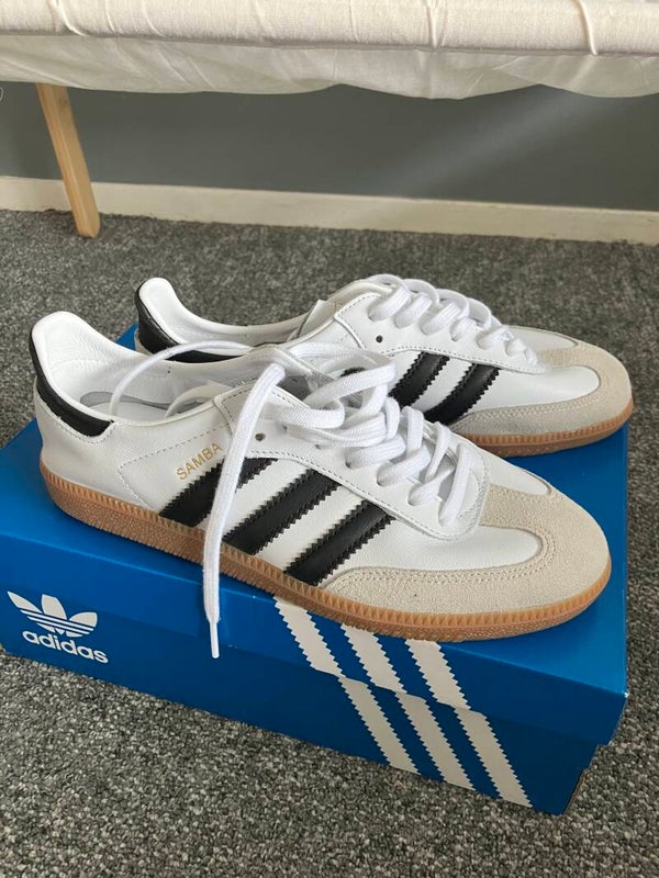 Adidas Sneakers