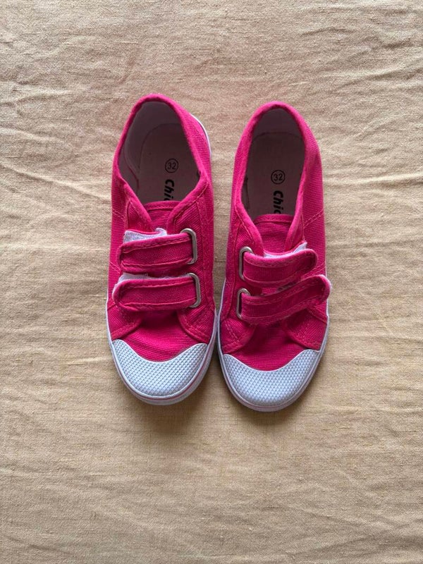 gym shoes