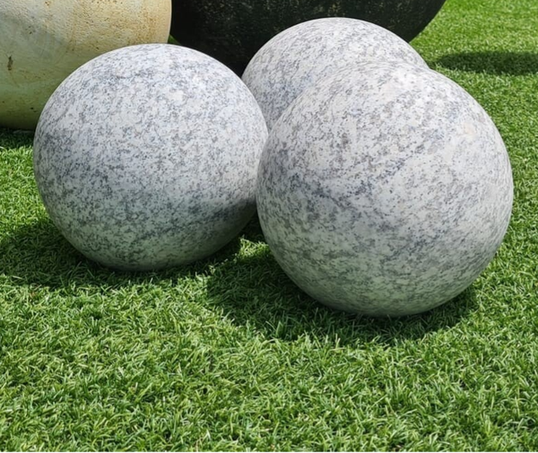Bola de granito gris
